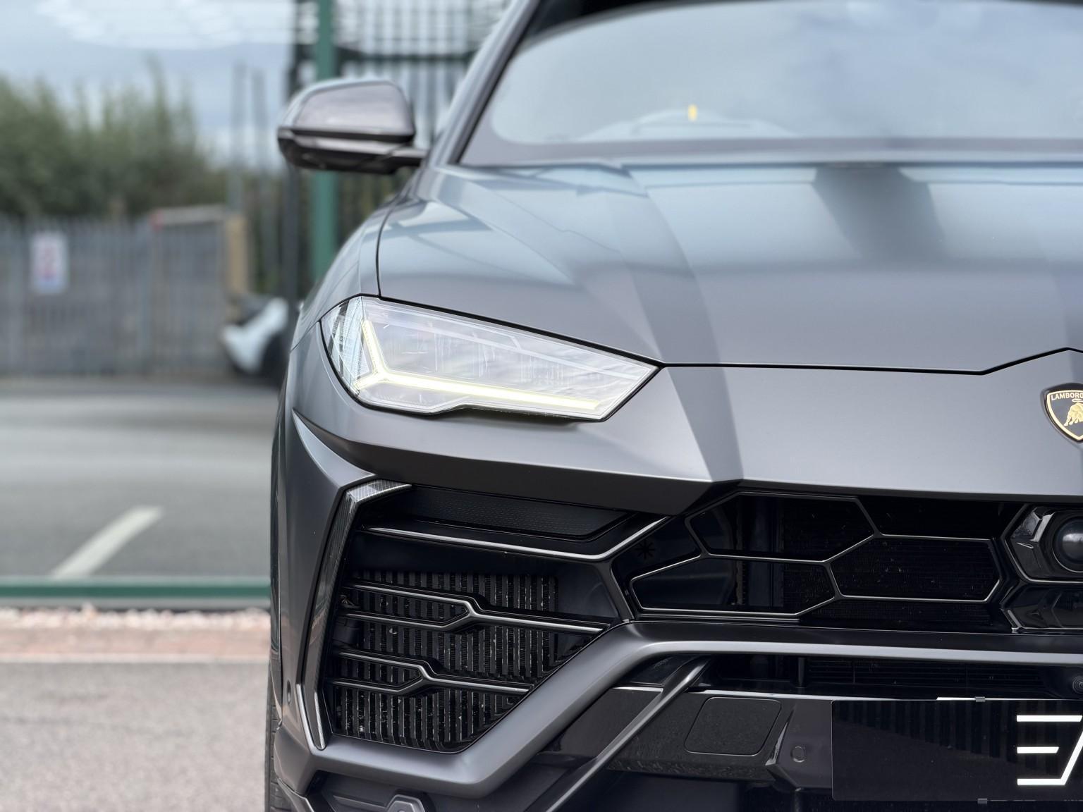 Lamborghini Urus view 15