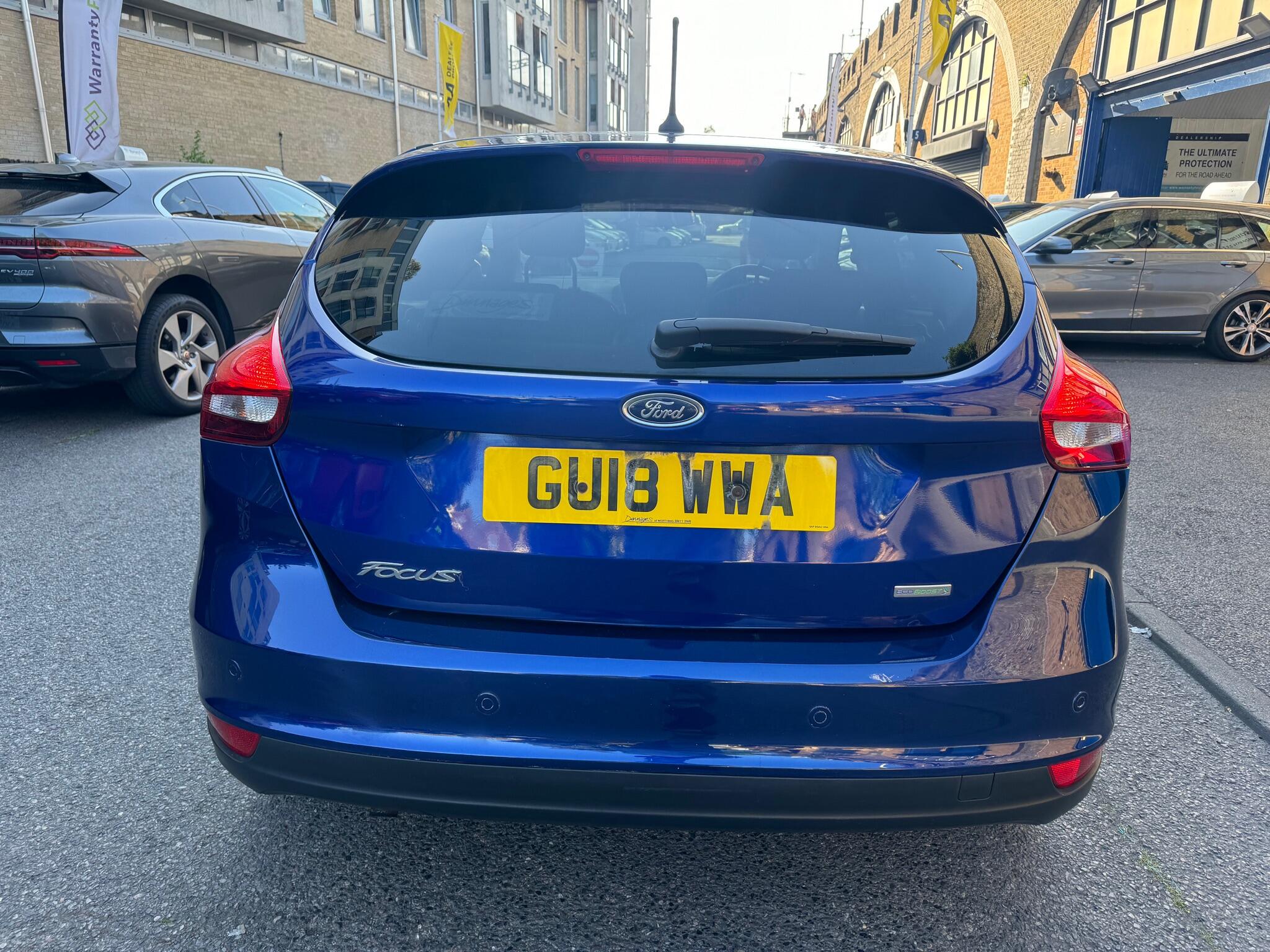 Ford Focus view 7