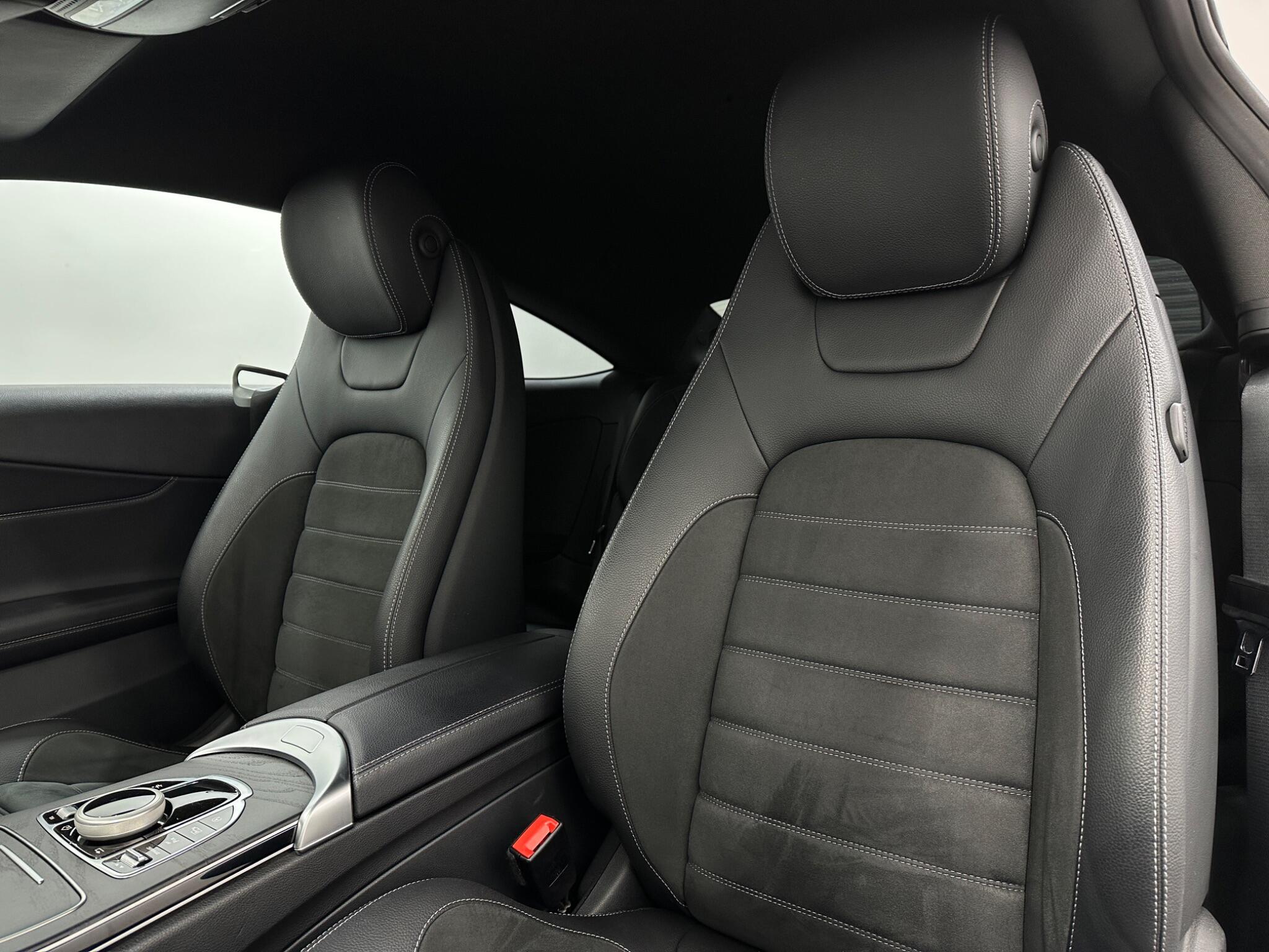Mercedes-Benz C-Class view 37
