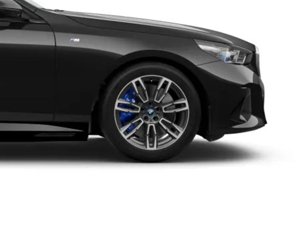 BMW 5 Series view 7