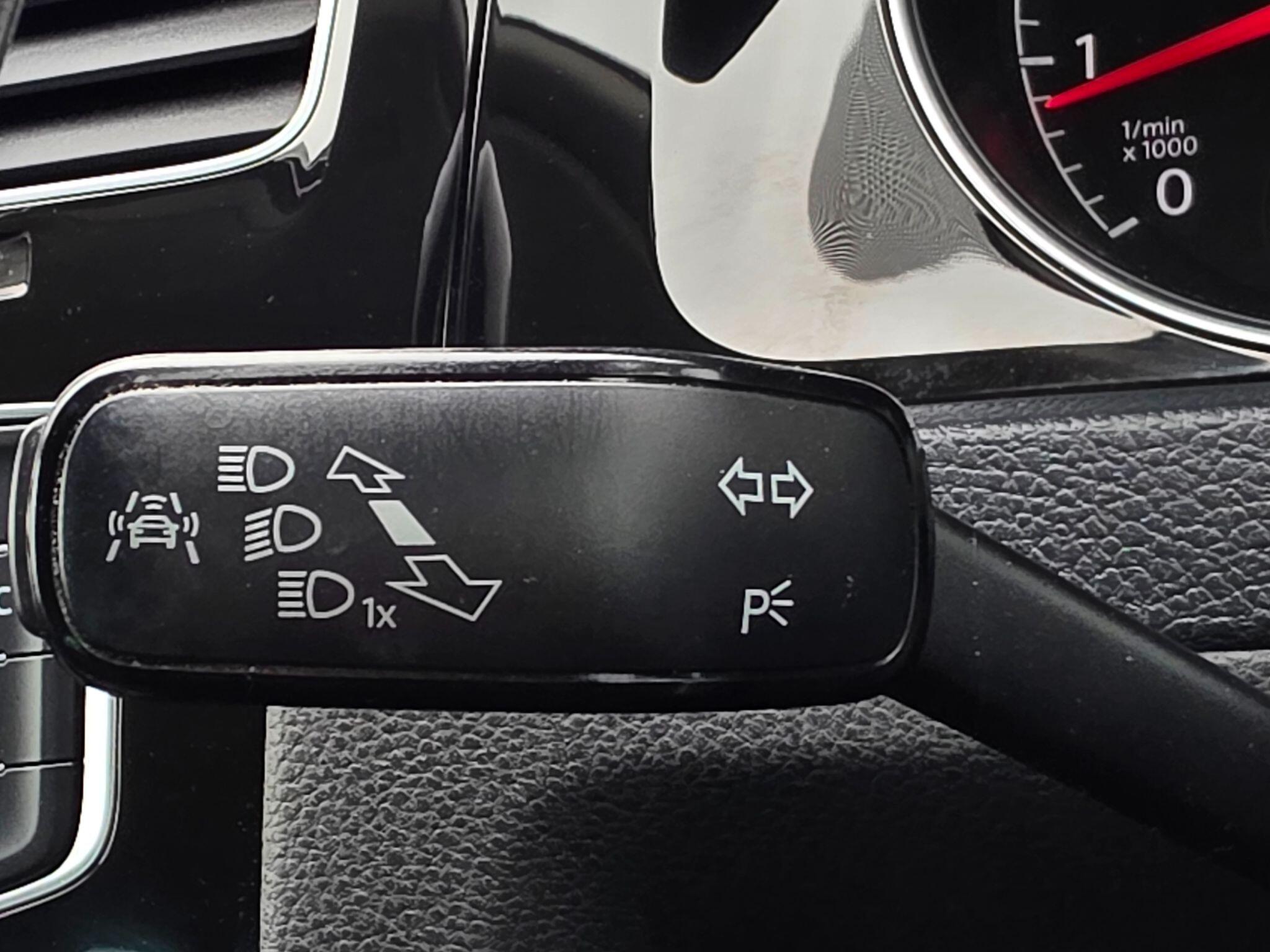 Volkswagen Golf view 22