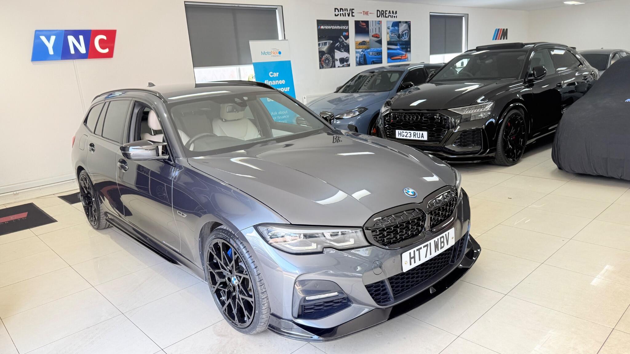 BMW 3 Series view 44