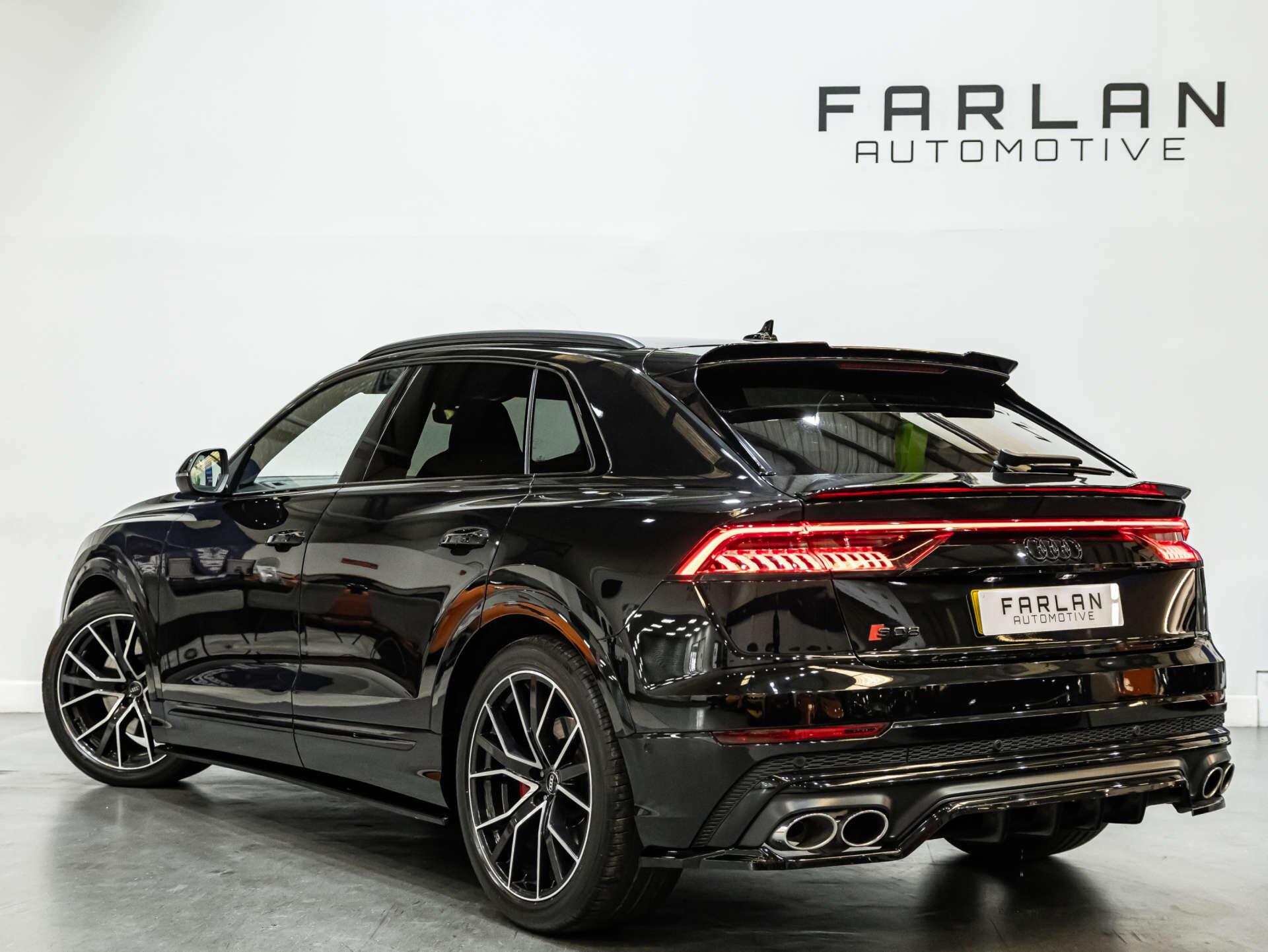 Audi SQ8 view 5