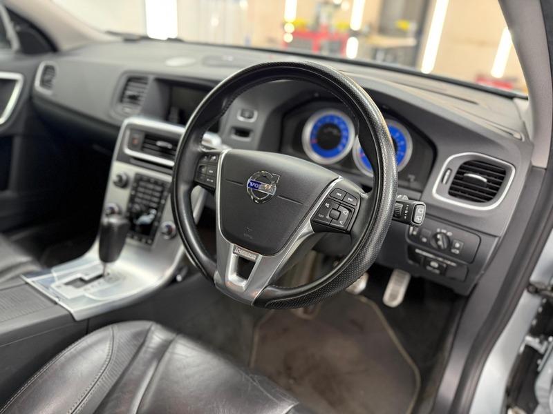 2011 Volvo V60 image 17