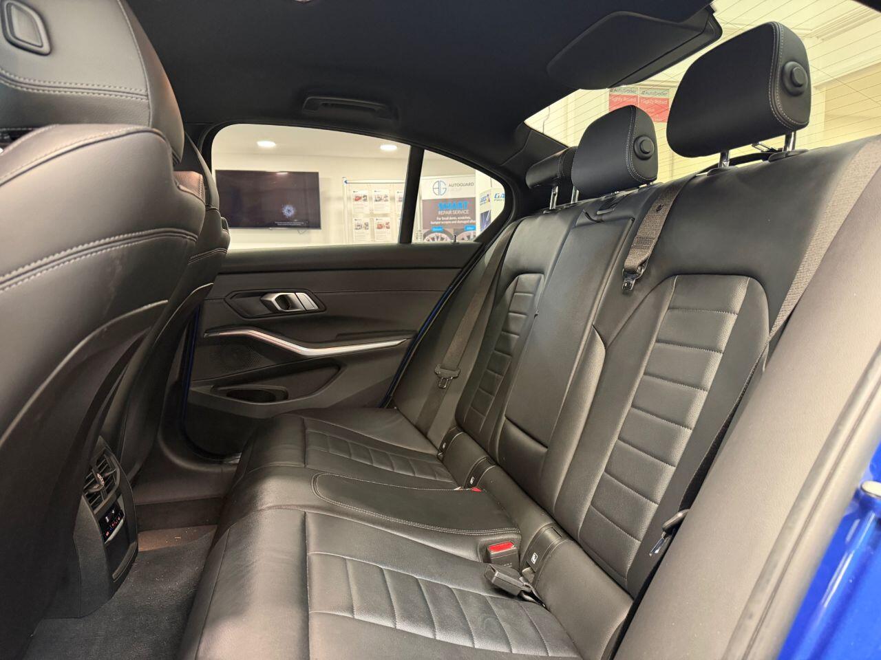 BMW 3 Series view 11