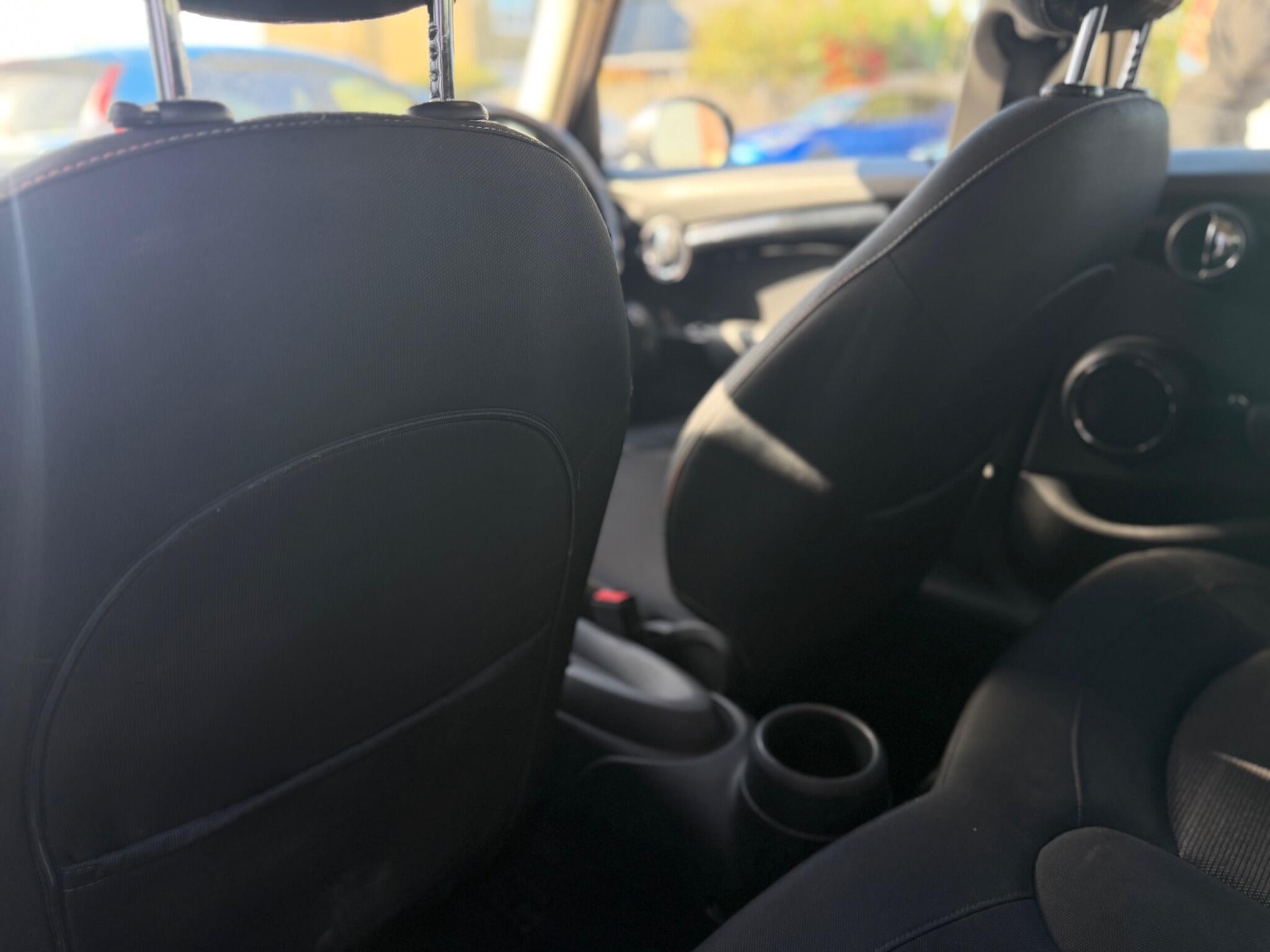 MINI Hatch view 30