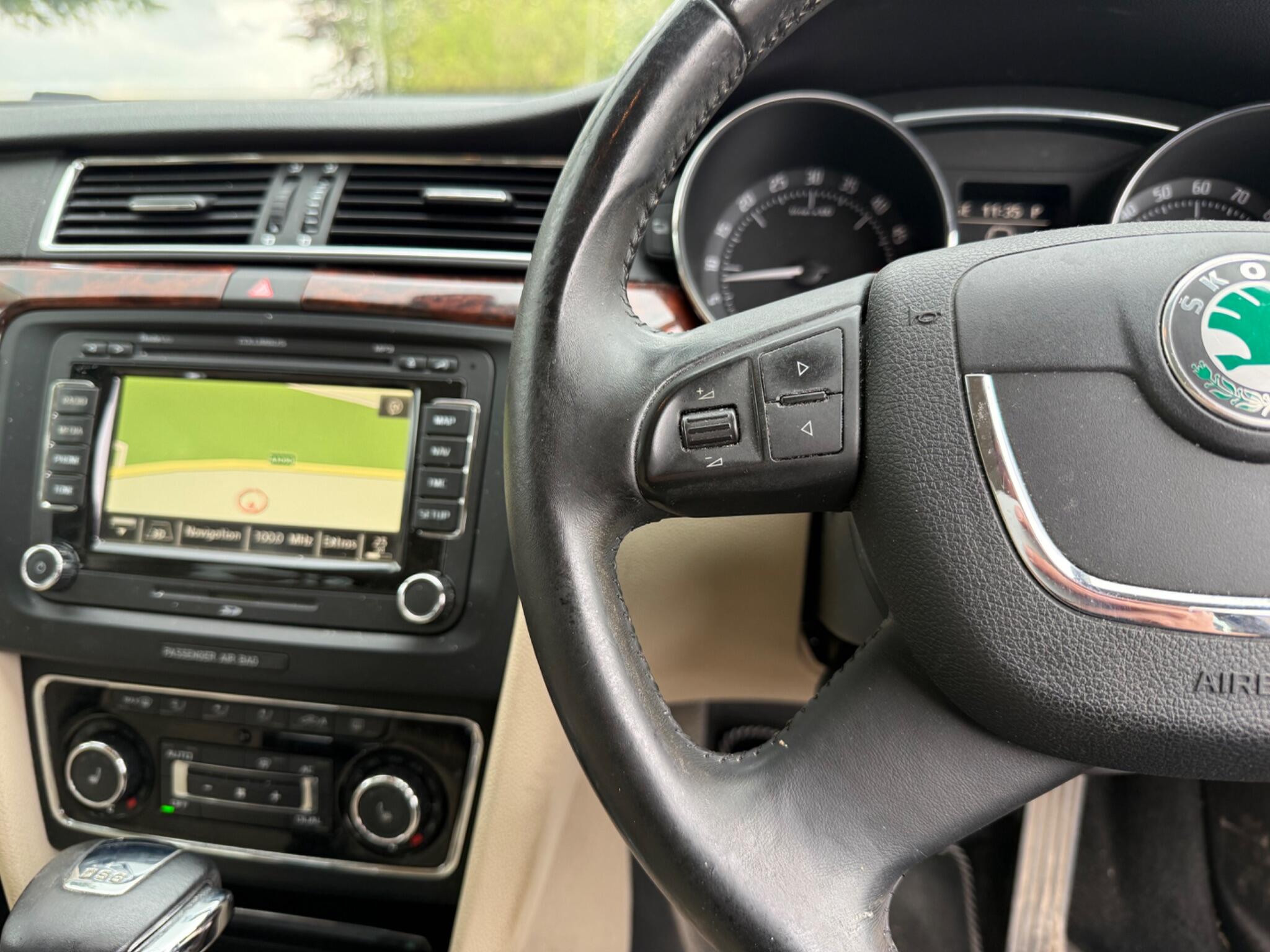 Skoda Superb view 11