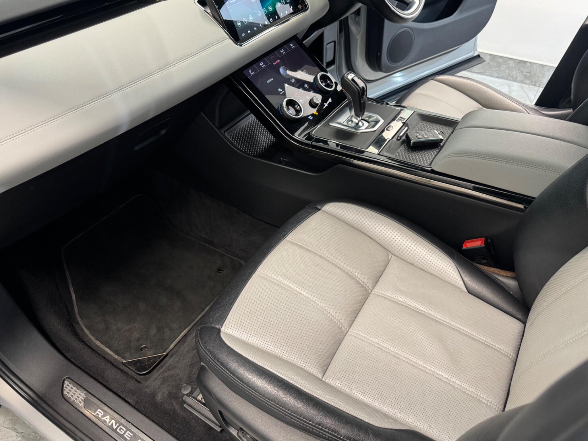 Land Rover Range Rover Evoque view 42