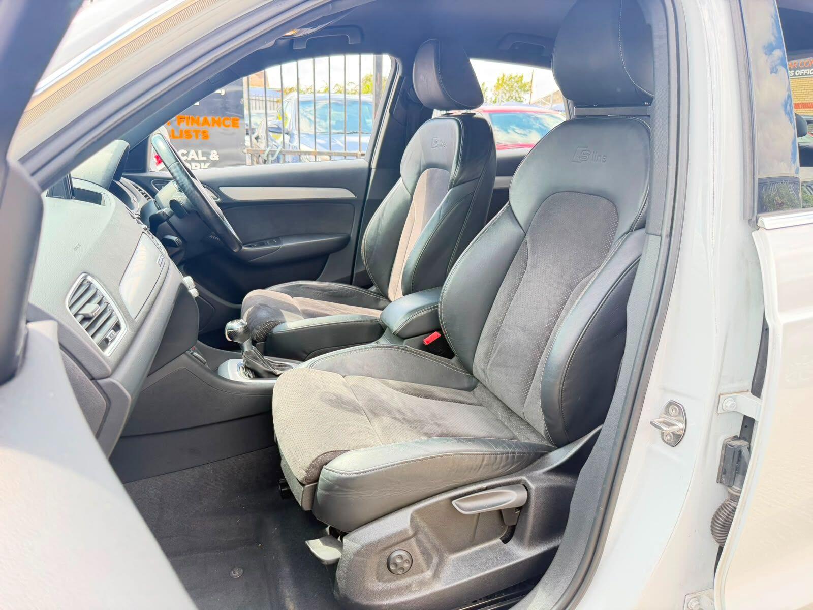 Audi Q3 view 19