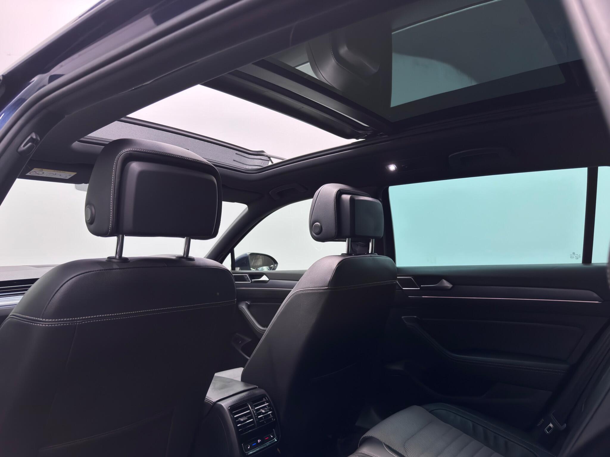 Volkswagen Passat view 21