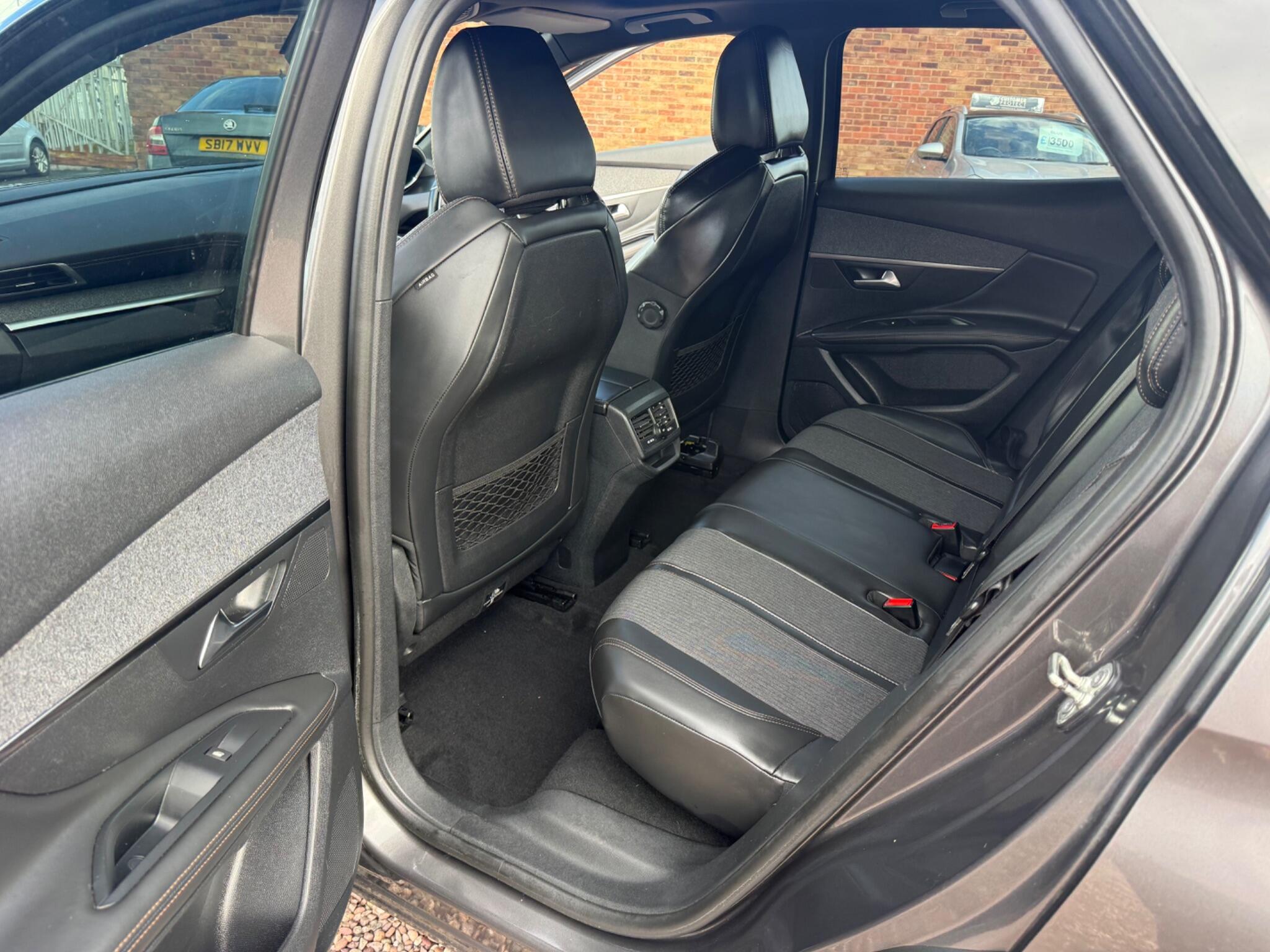 Peugeot 3008 view 26