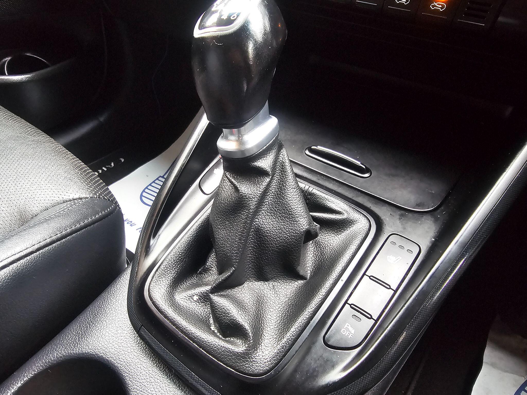 Kia Carens view 19