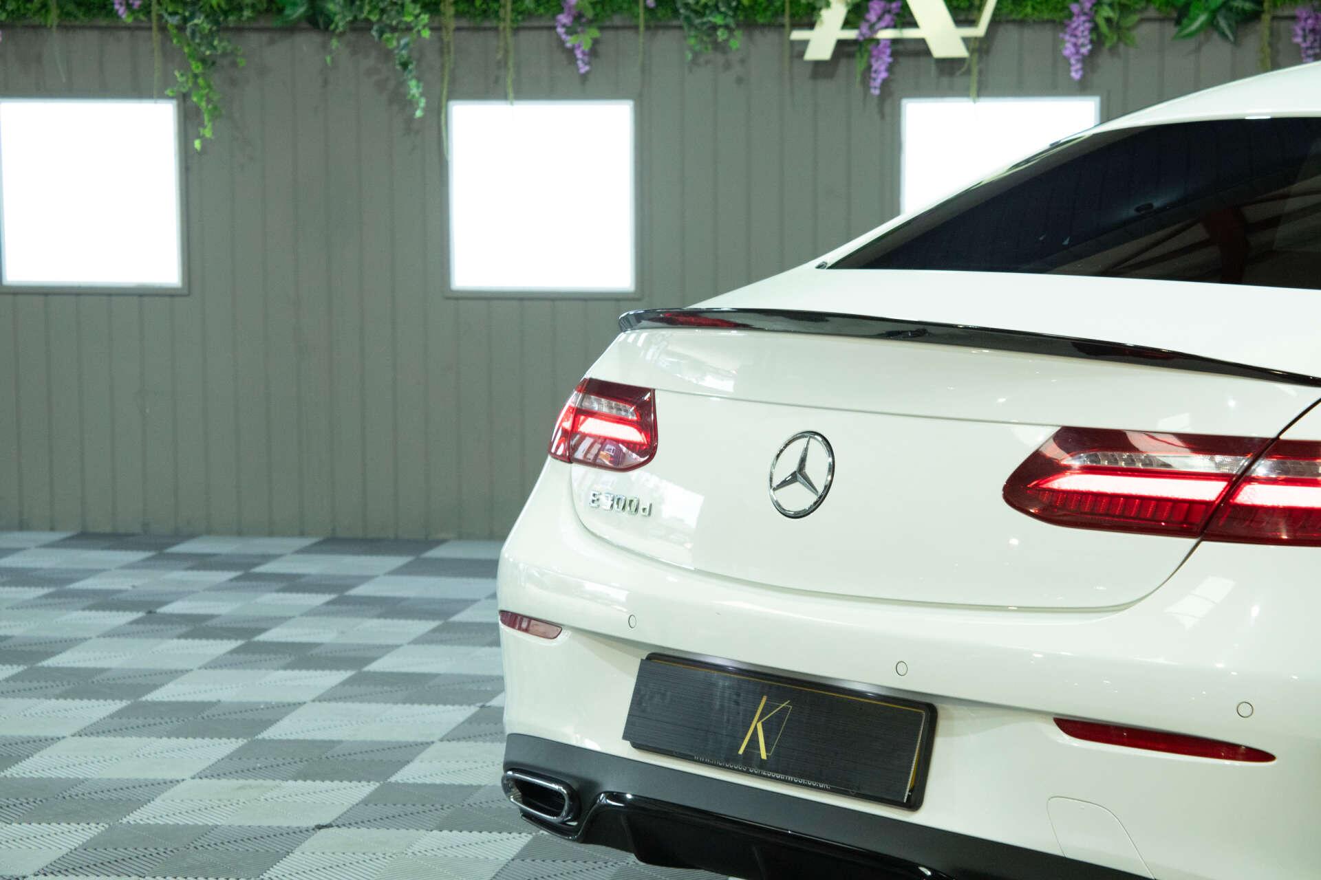 Mercedes-Benz E-Class view 32