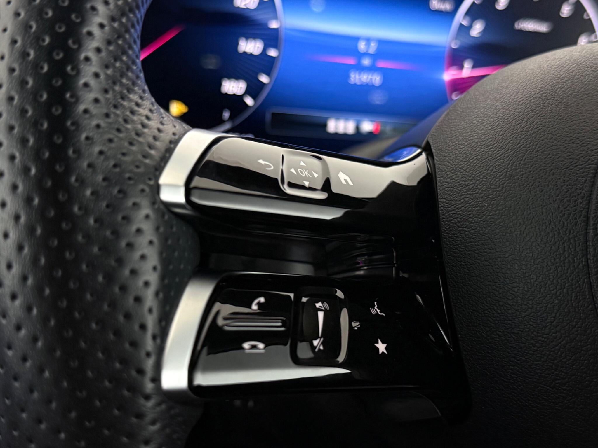 Mercedes-Benz C-Class view 14