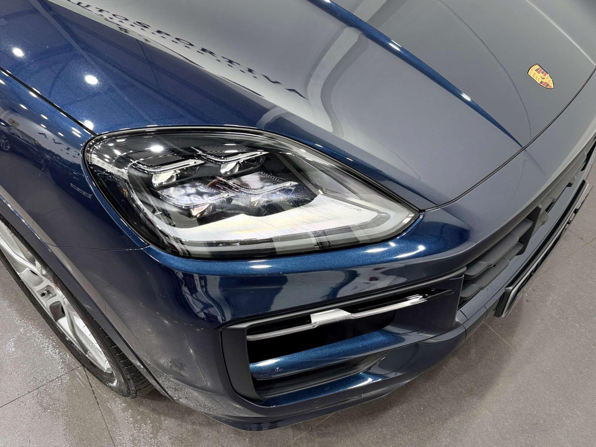 Porsche Cayenne view 34