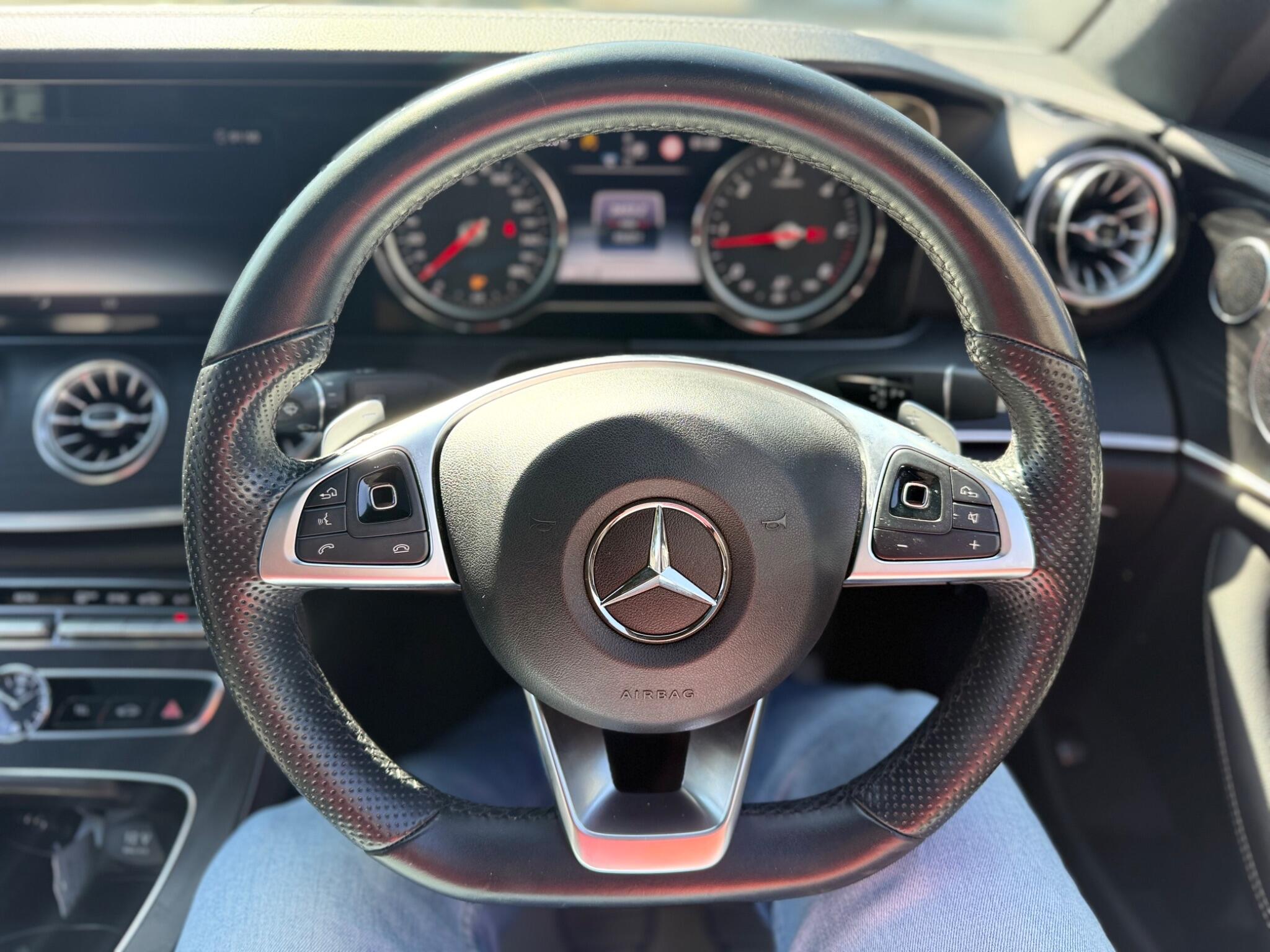 Mercedes-Benz E-Class view 31