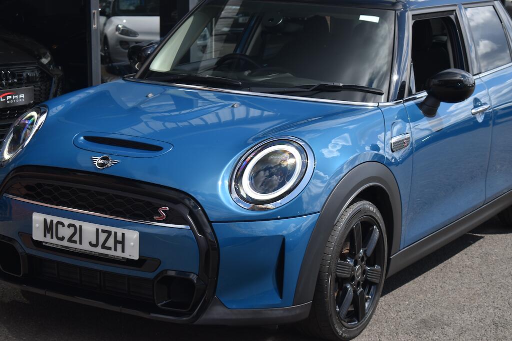 Mini Cooper view 22