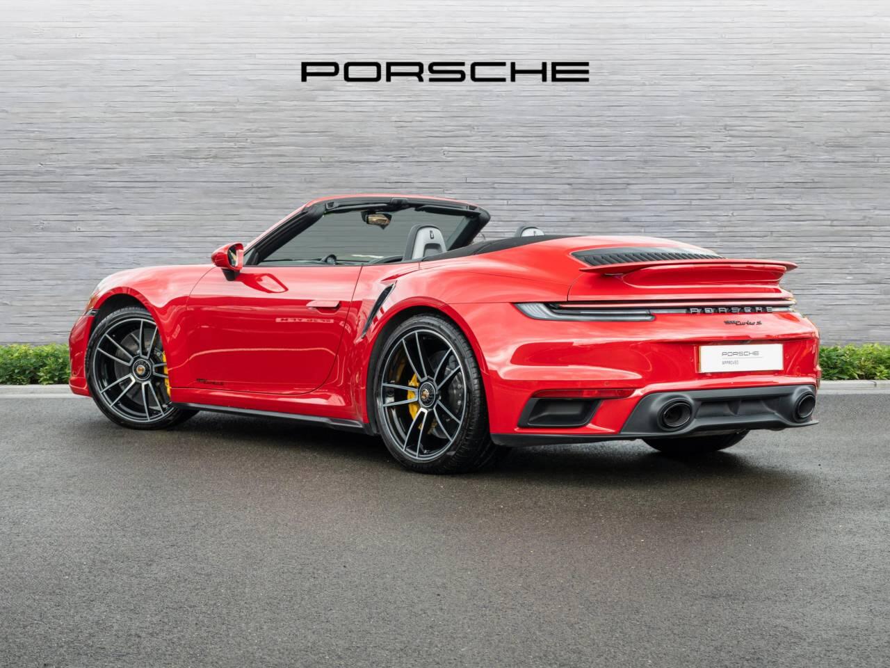 Porsche 911 view 3