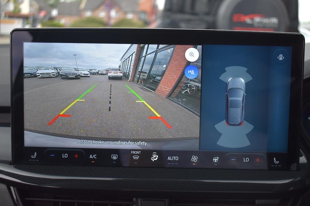 Ford Focus view 16