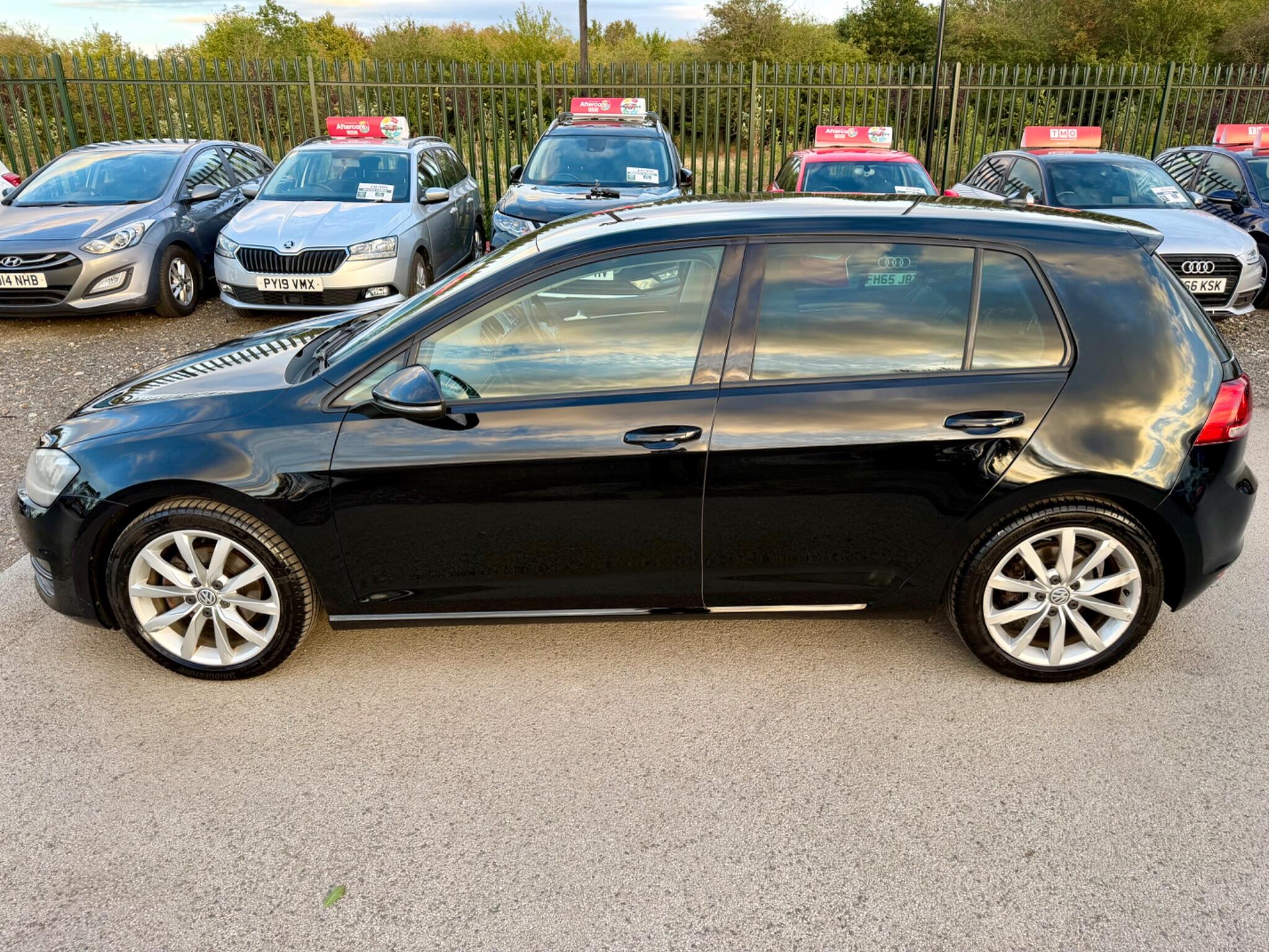 Volkswagen Golf view 13