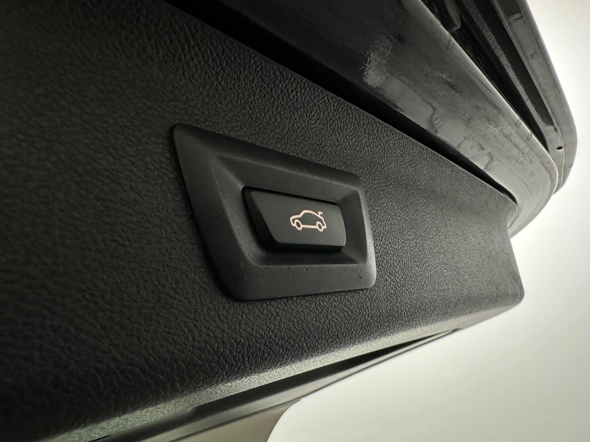 BMW 5 Series view 49