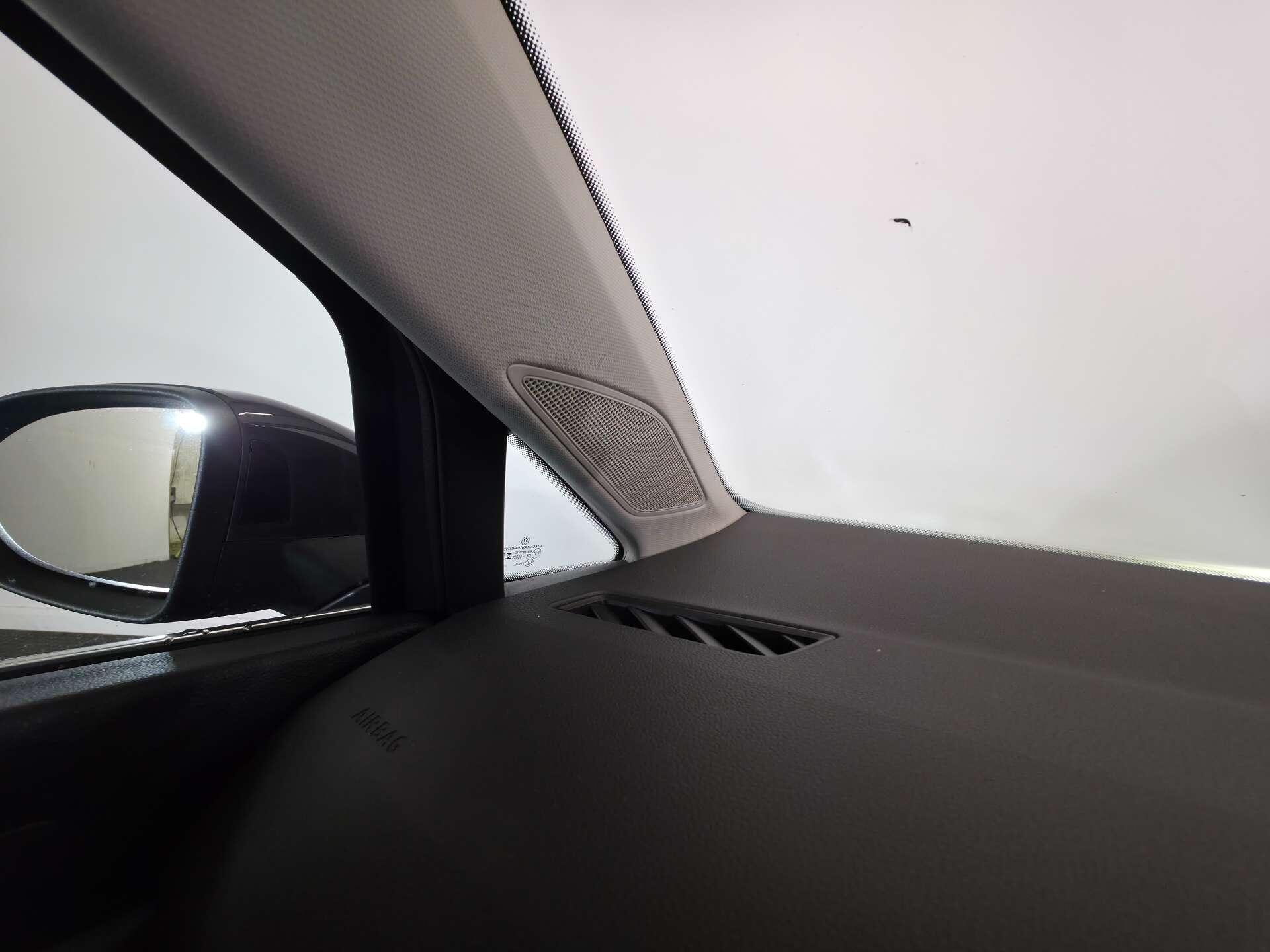 Volkswagen Golf view 33