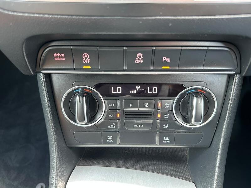 Audi Q3 view 30