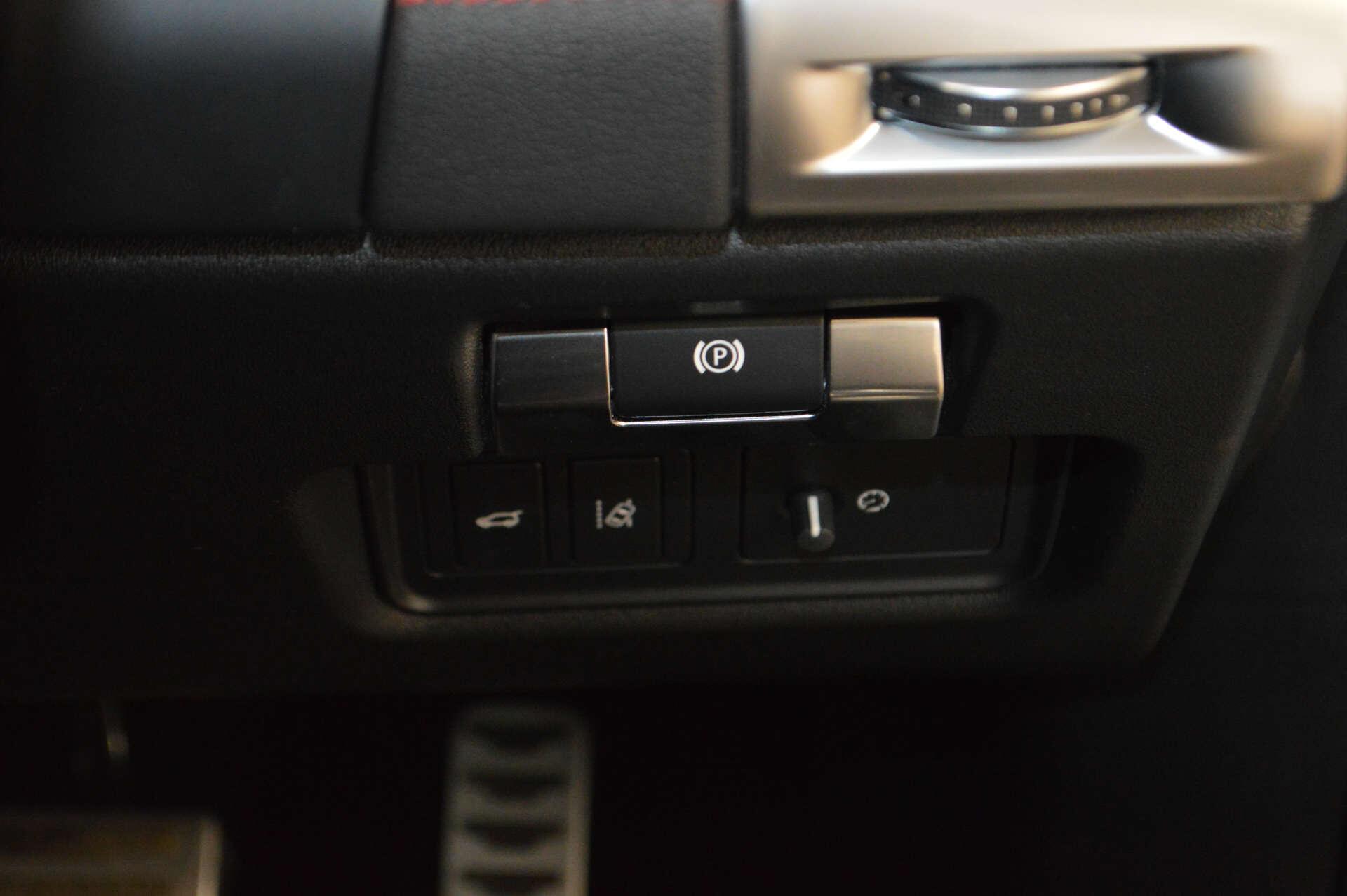 Jaguar E-Pace view 33