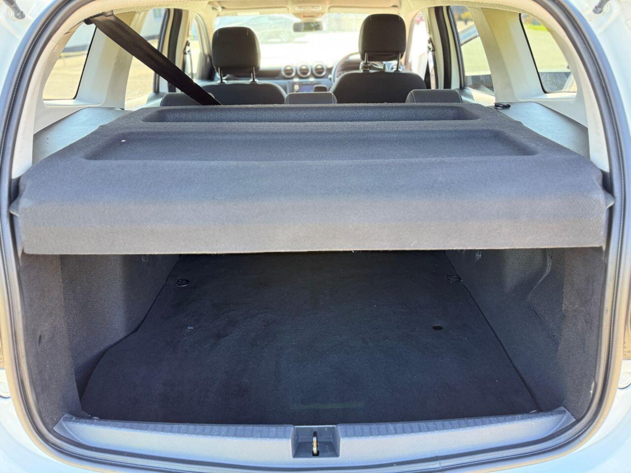 Dacia Duster view 42