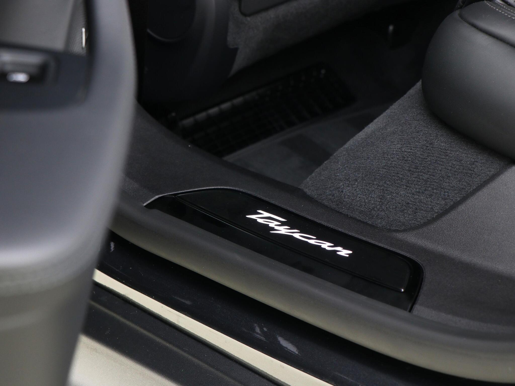 Porsche Taycan view 24