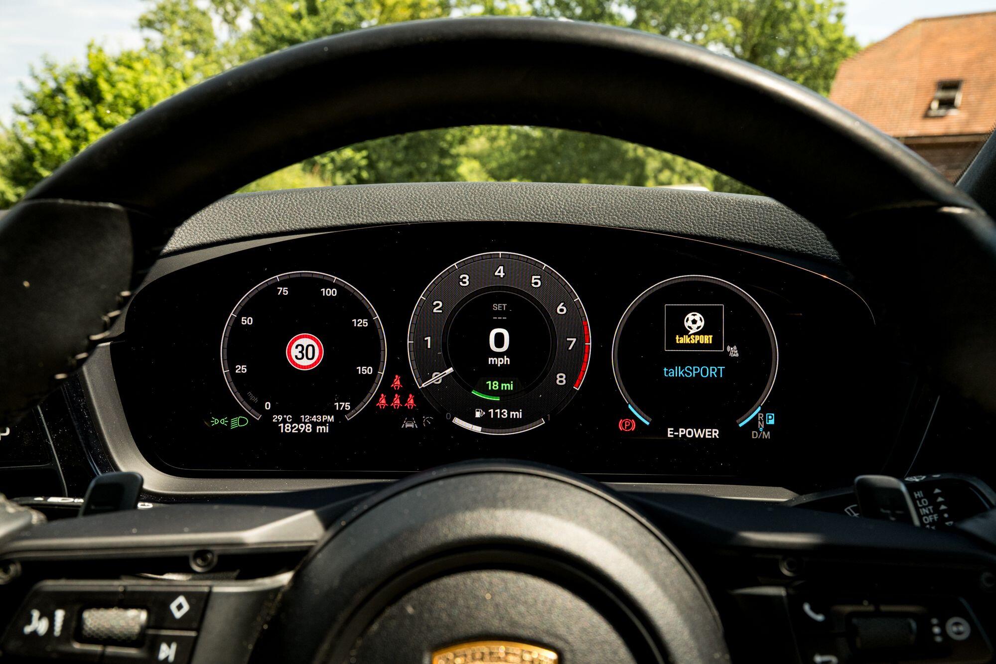 Porsche Cayenne view 40