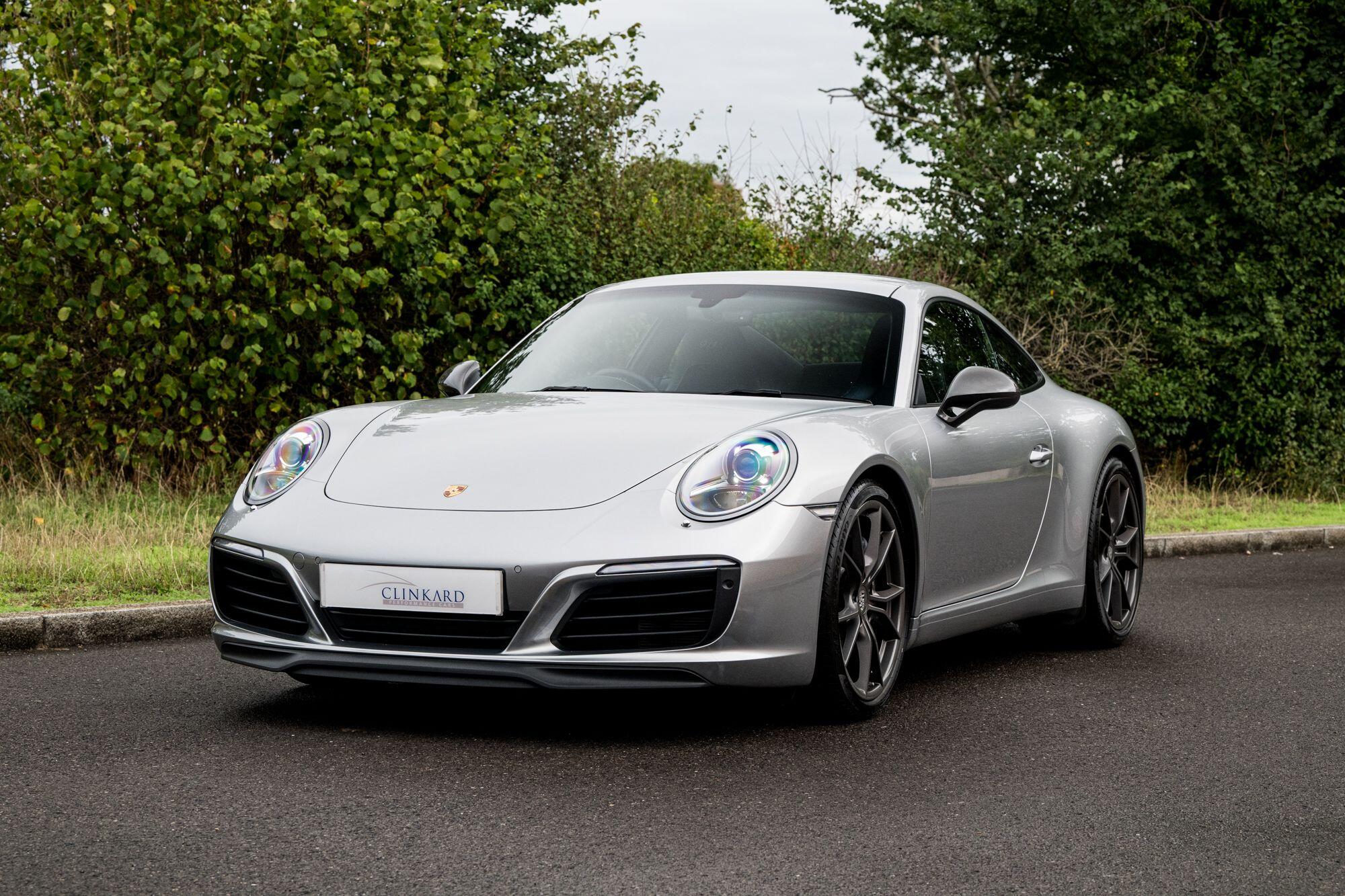 Porsche 911 view 3
