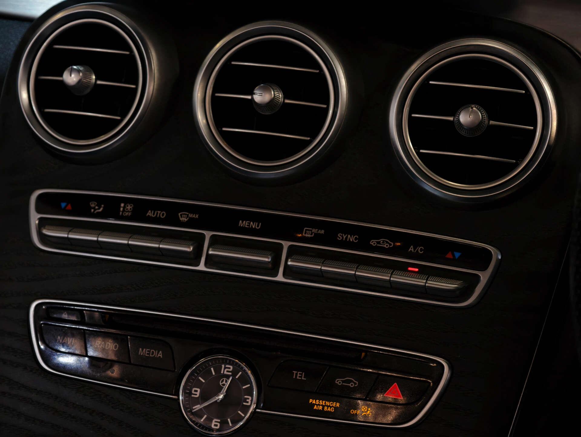 Mercedes-Benz C Class view 35