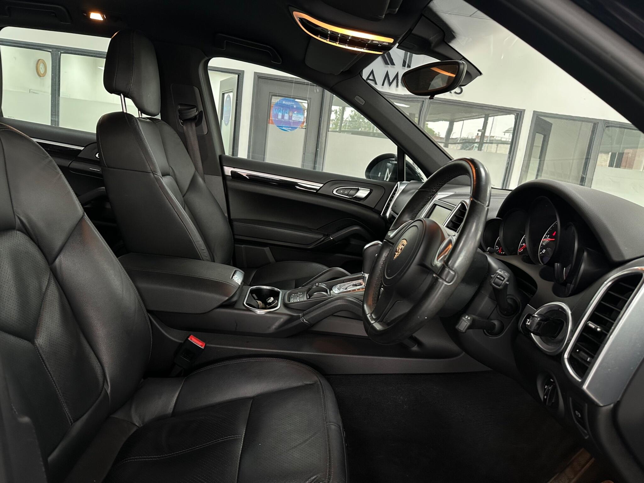 Porsche Cayenne view 22
