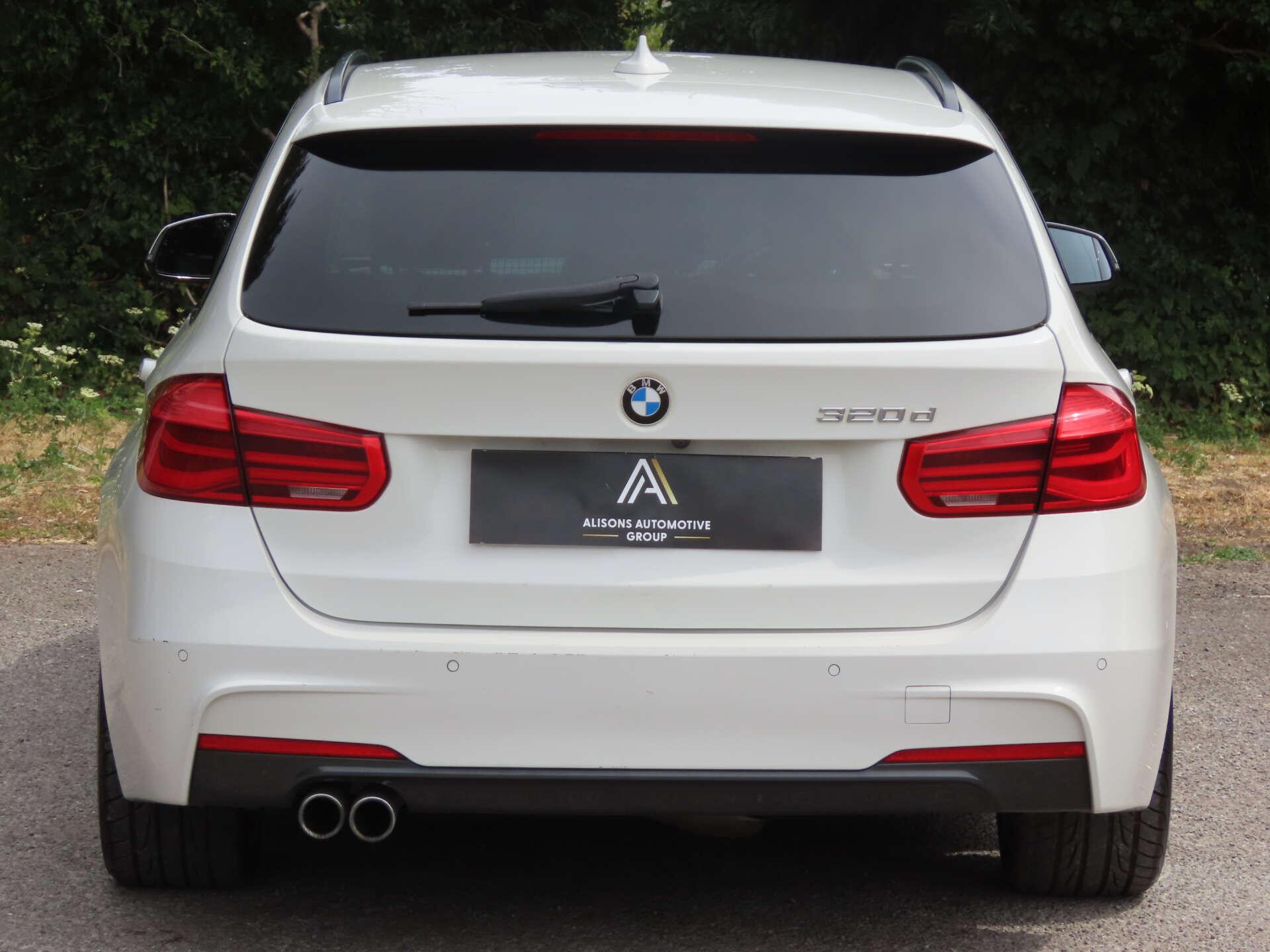 BMW 3 Series view 5