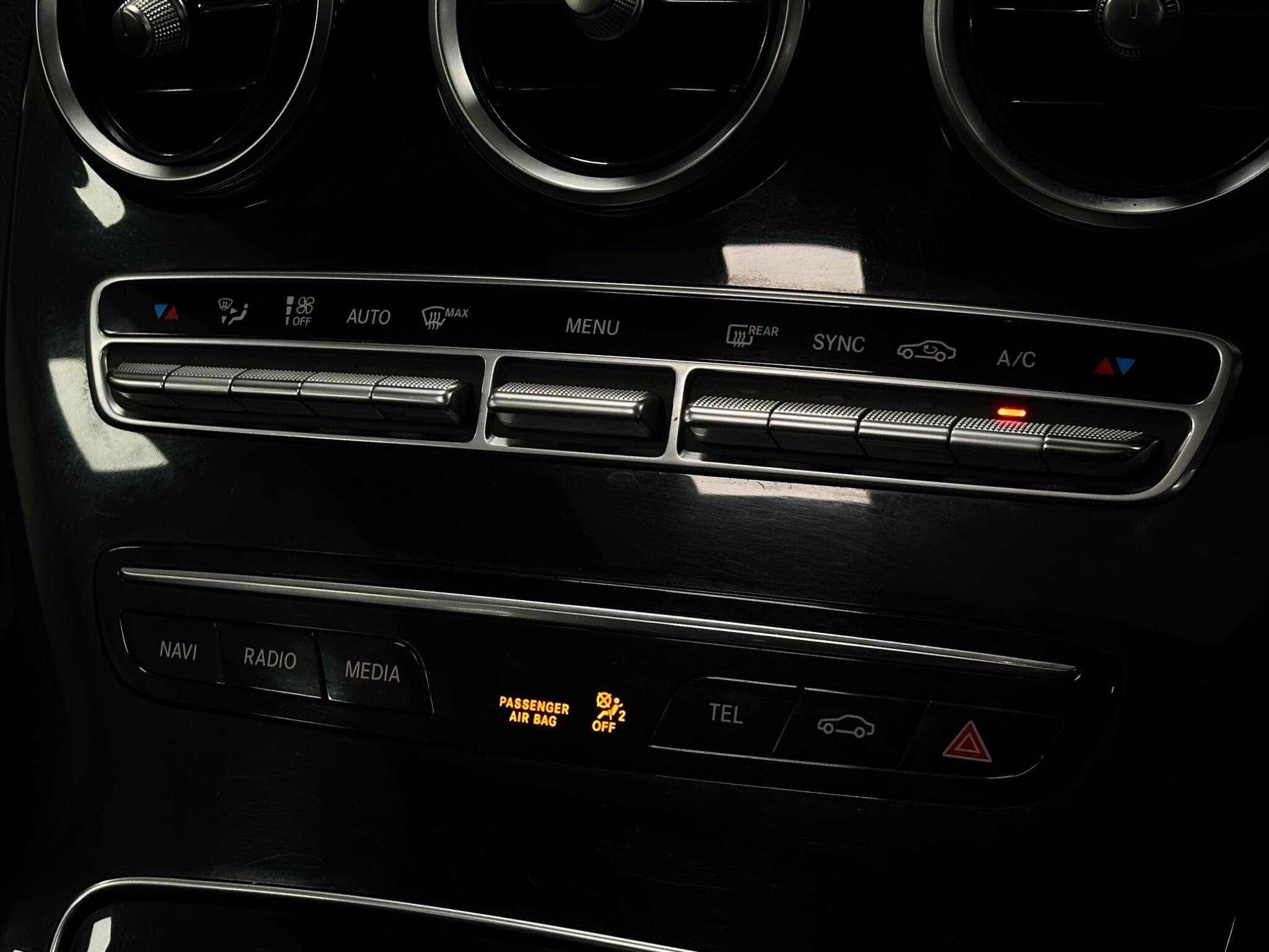 Mercedes-Benz C-Class view 28