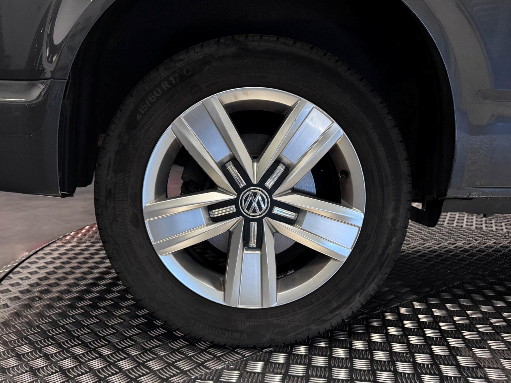Volkswagen Transporter view 56