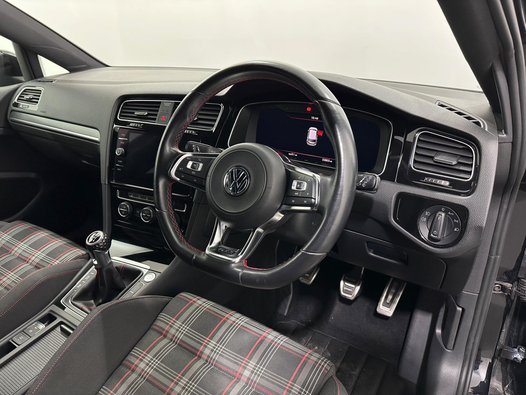 Volkswagen Golf view 11