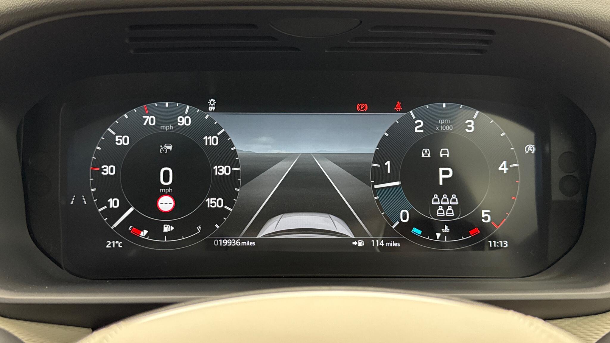Land Rover Discovery view 16