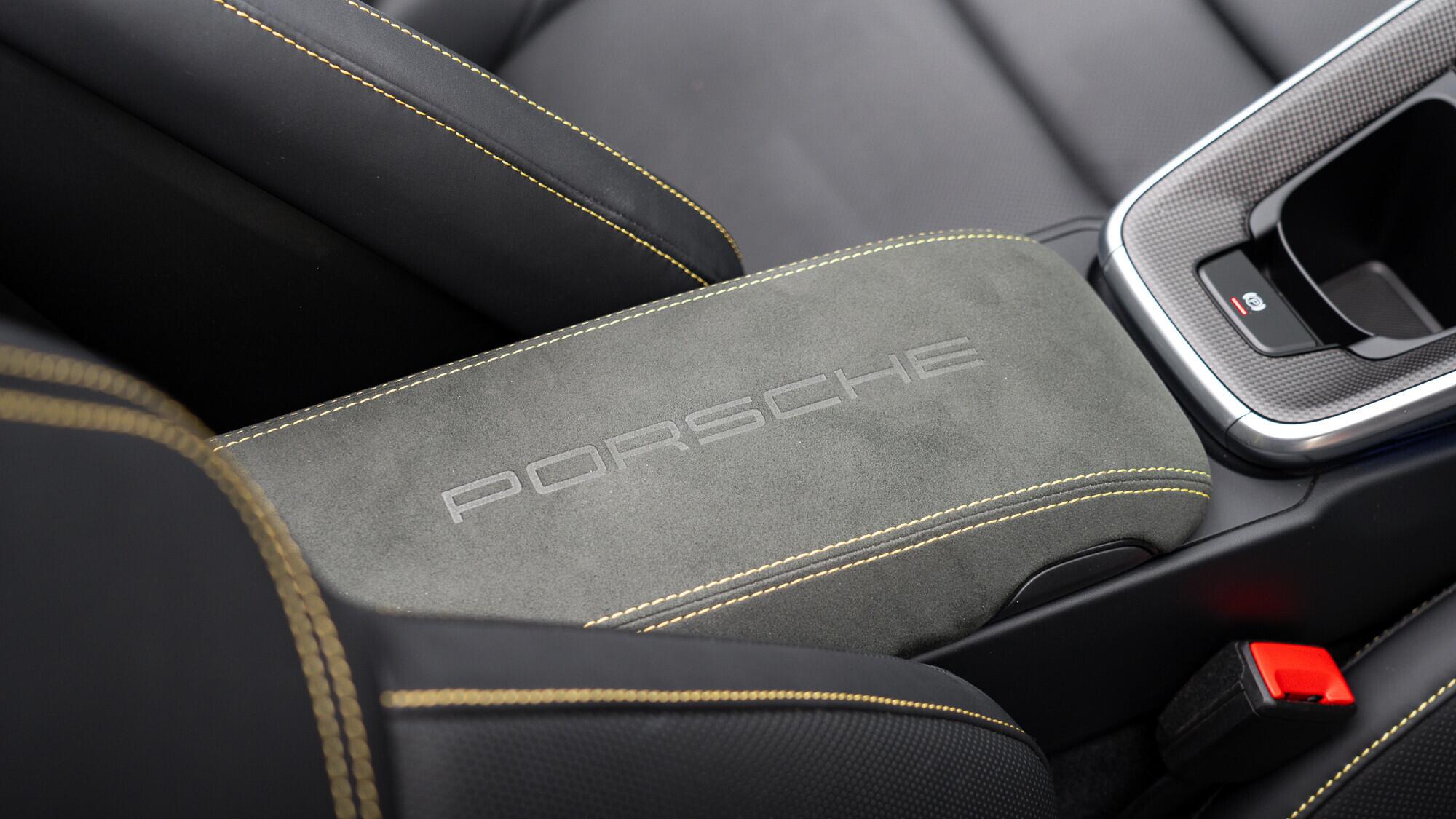Porsche 911 view 61
