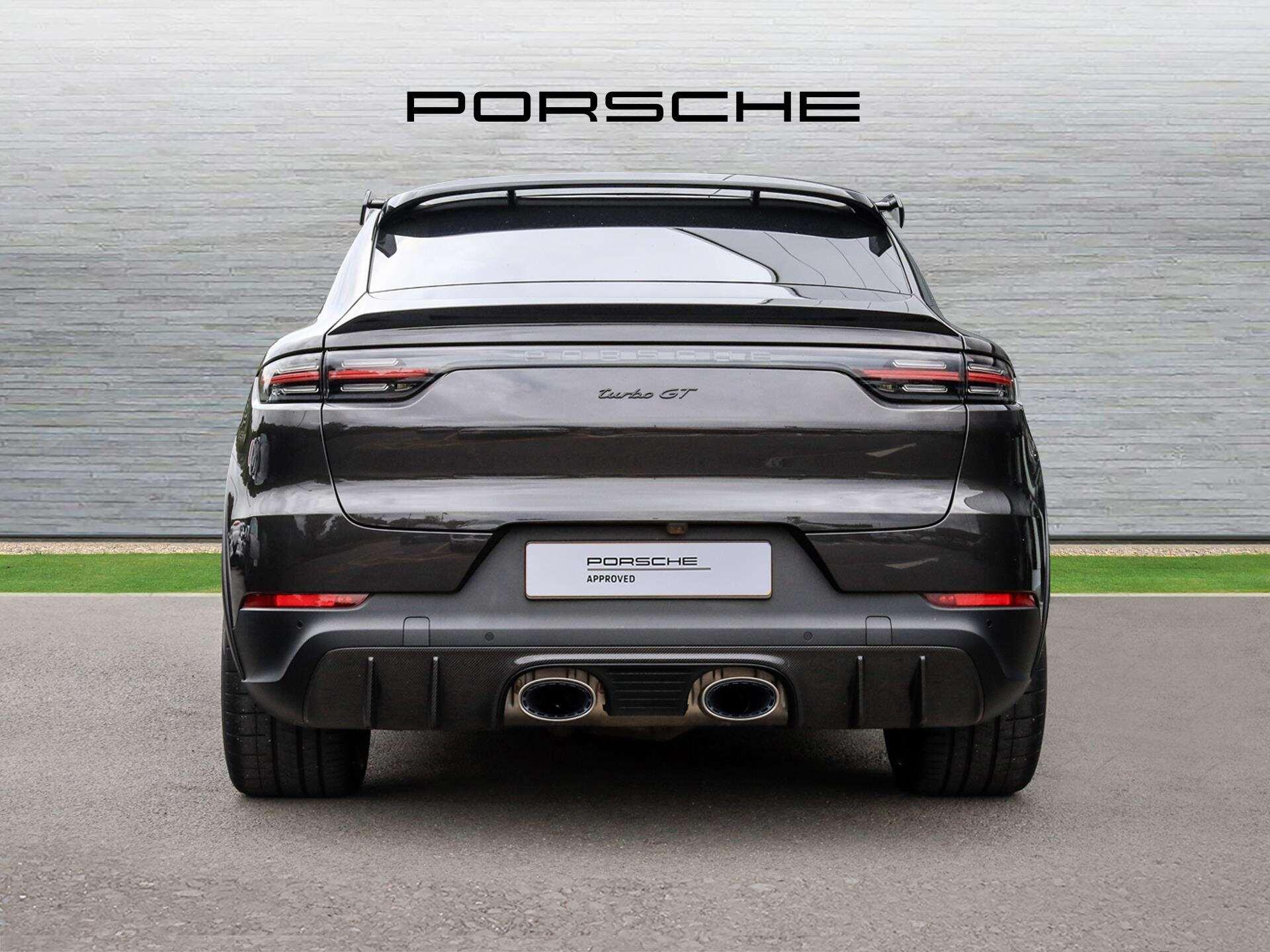 Porsche Cayenne view 10