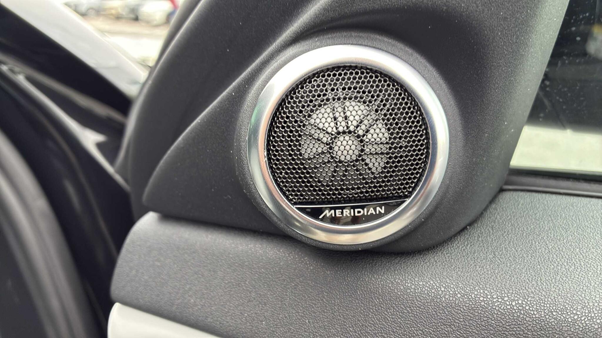 Land Rover Range Rover Evoque view 33