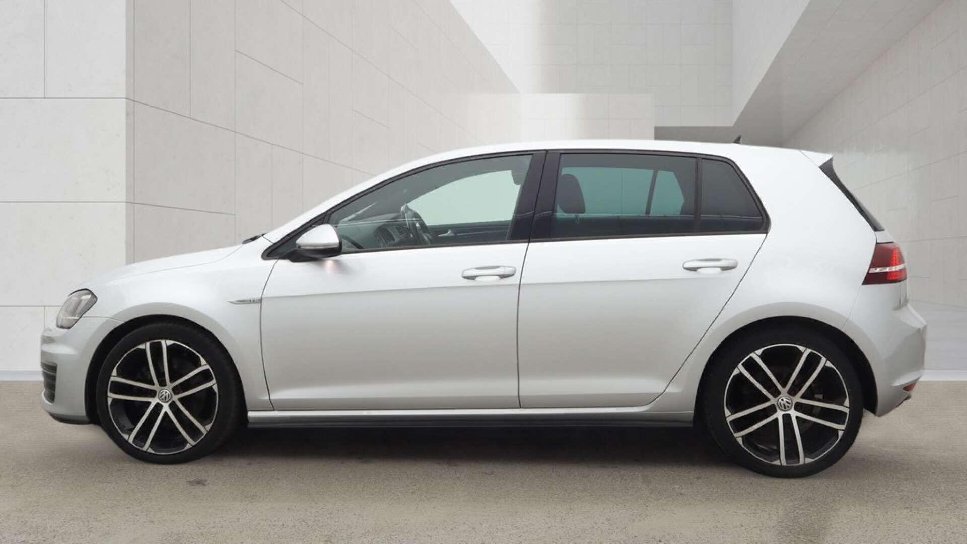 Volkswagen Golf view 11