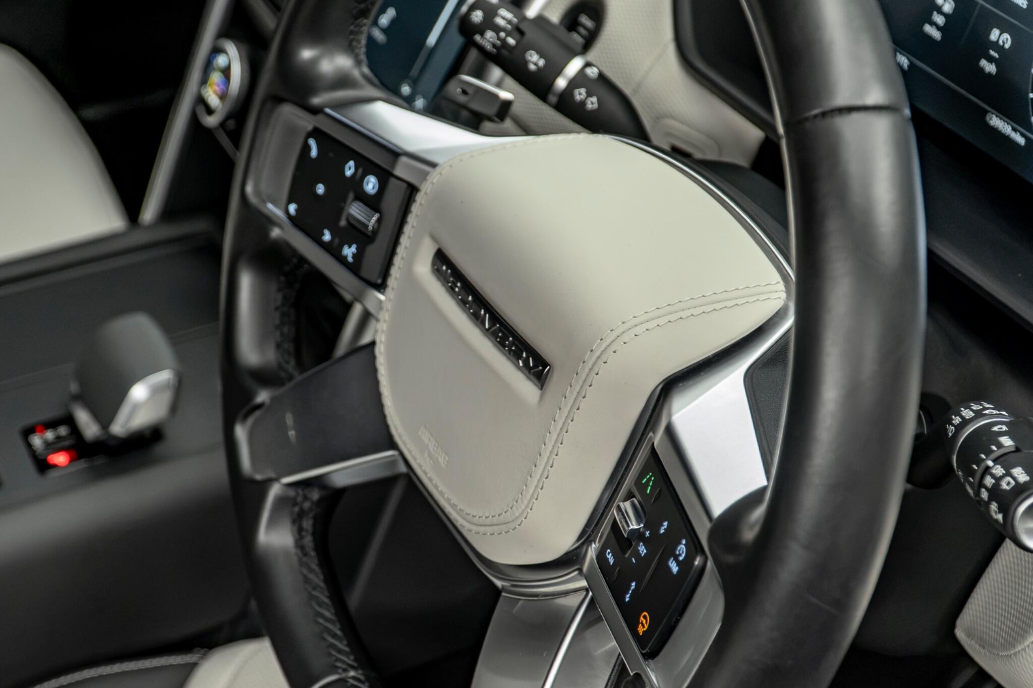 Land Rover Discovery view 28