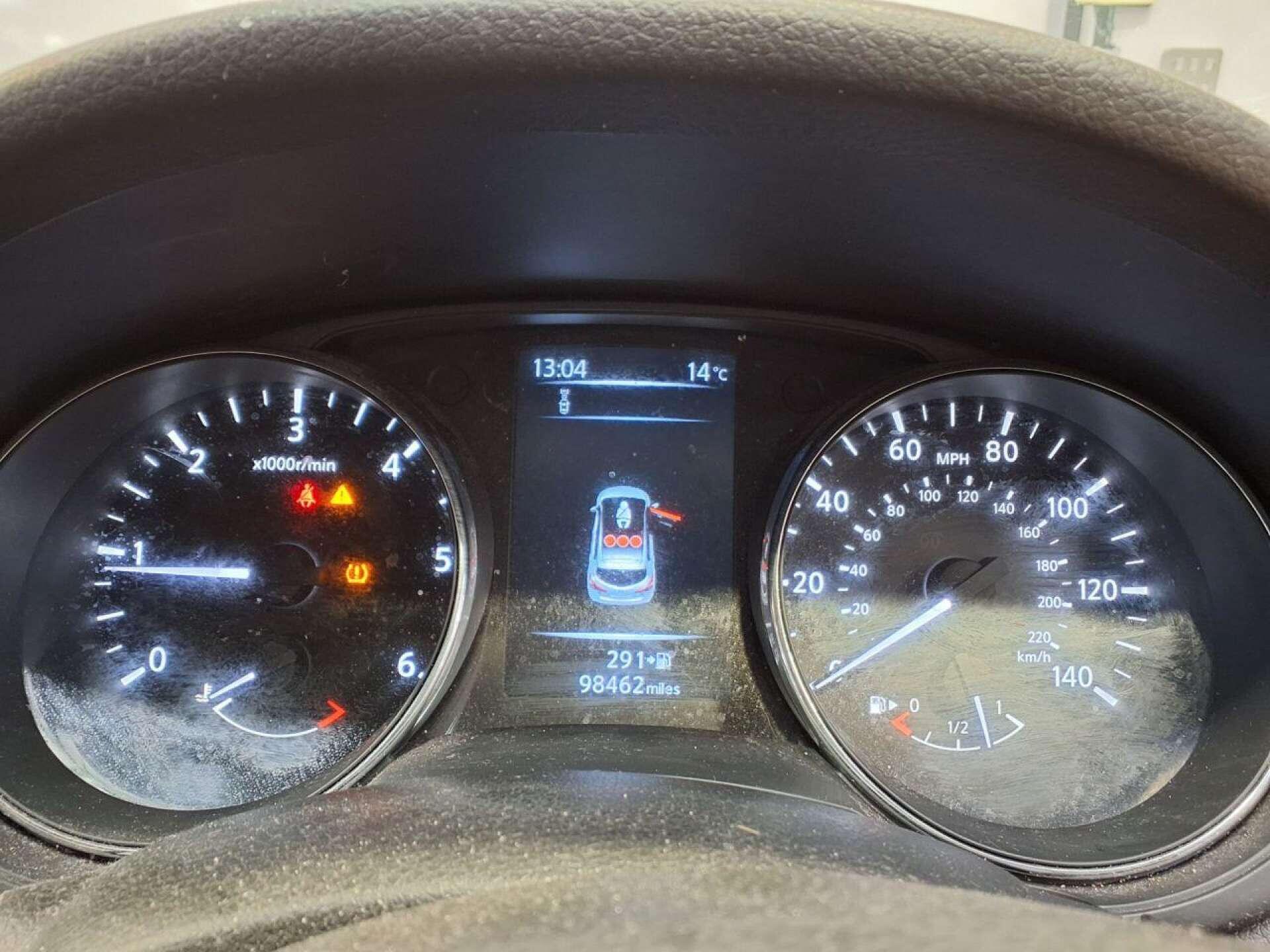 Nissan Pulsar view 11