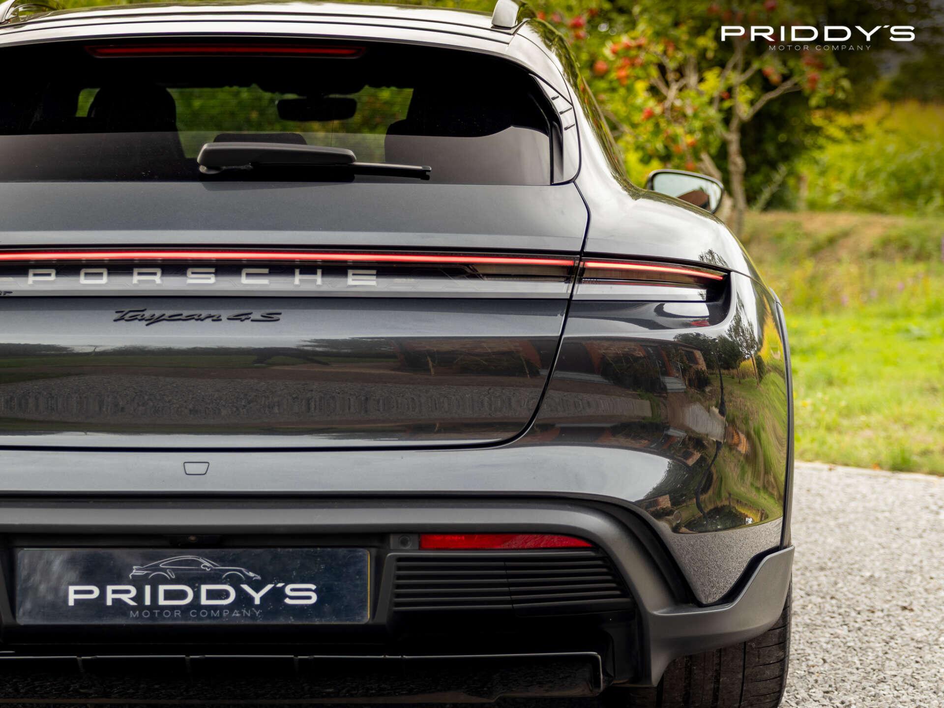 Porsche Taycan view 87