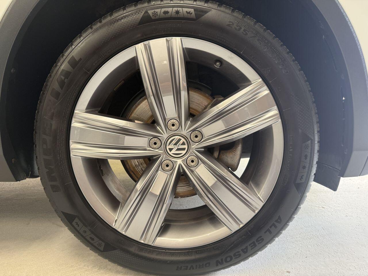Volkswagen Tiguan Allspace view 45