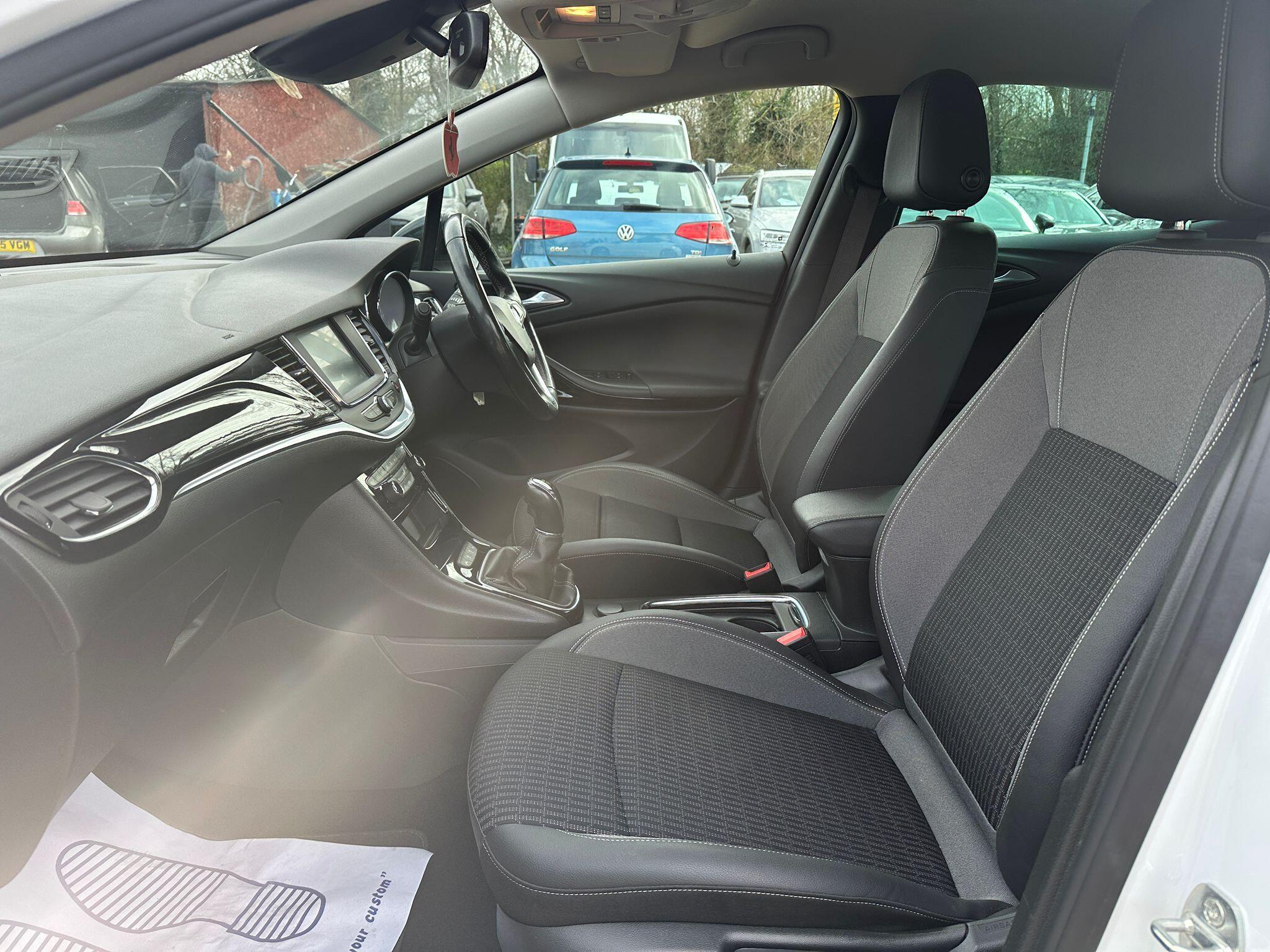Vauxhall Astra view 9