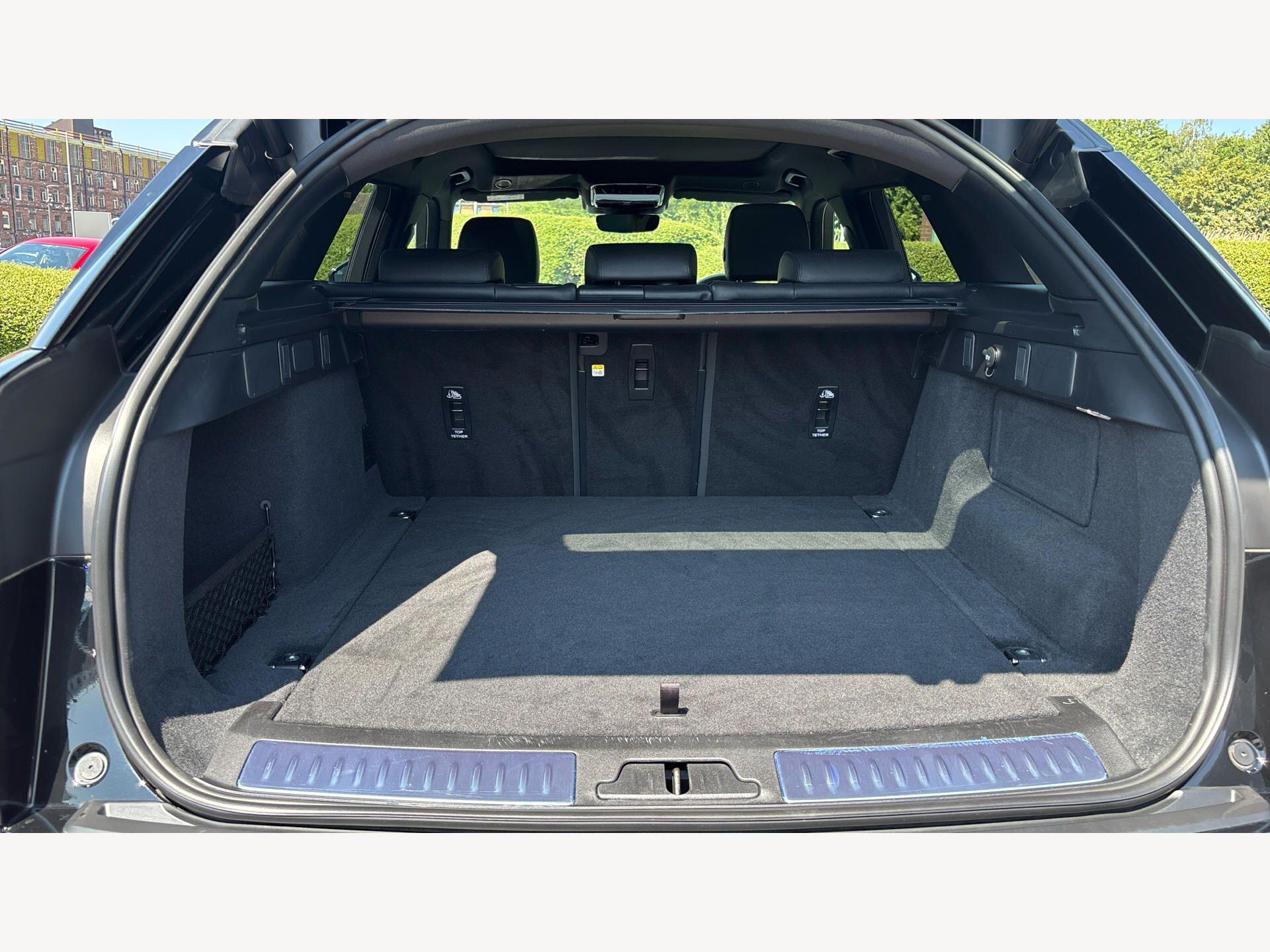 Land Rover Range Rover Velar view 12