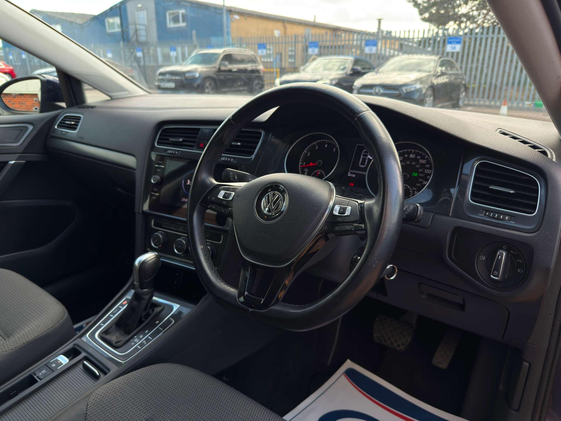 Volkswagen Golf view 11
